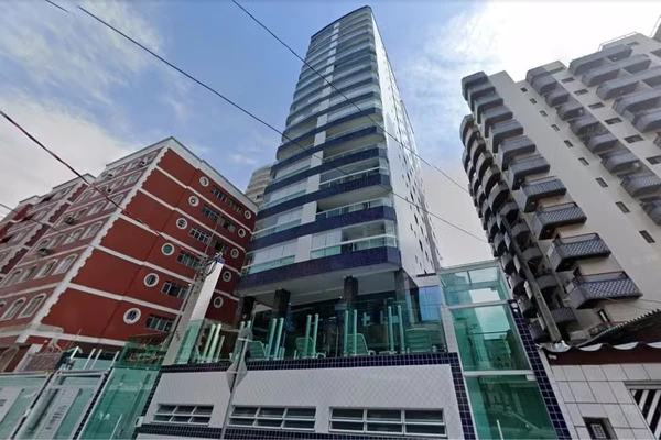 Prédio de onde idoso caiu