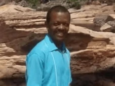 Imagem - Acidente entre moto e máquina de obra acaba com idoso morto e mulher ferida em estrada da Bahia