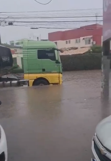 Alagamentos em Lauro de Freitas por Reprodução
