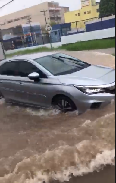 Alagamentos em Lauro de Freitas por Reprodução