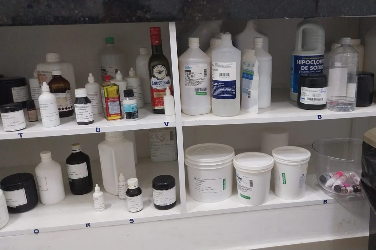 Farmácia de manipulação foi interditada em Vitória da Conquista por Divulgação/ Visa