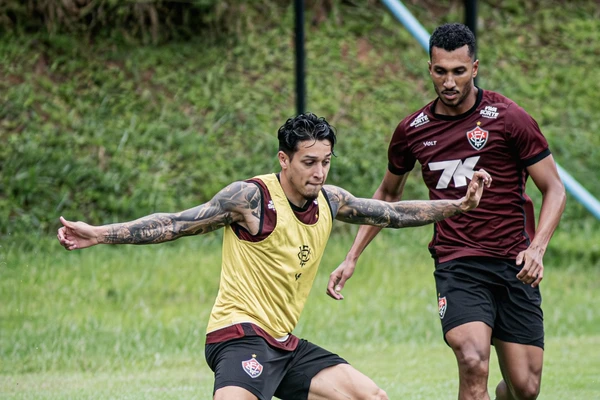 Saverio e Lucas Brana na reapresentação do Vitória 