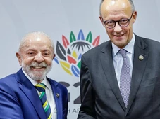 Imagem - Climão pós-COP30: Lula se reencontra com chanceler alemão após fala polêmica sobre Belém