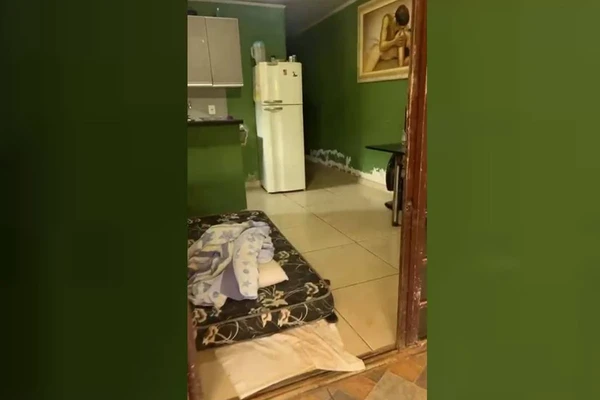 Casa onde crime aconteceu por Reprodução