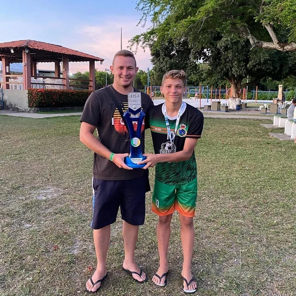 Dell e o irmão Wendell por Reprodução