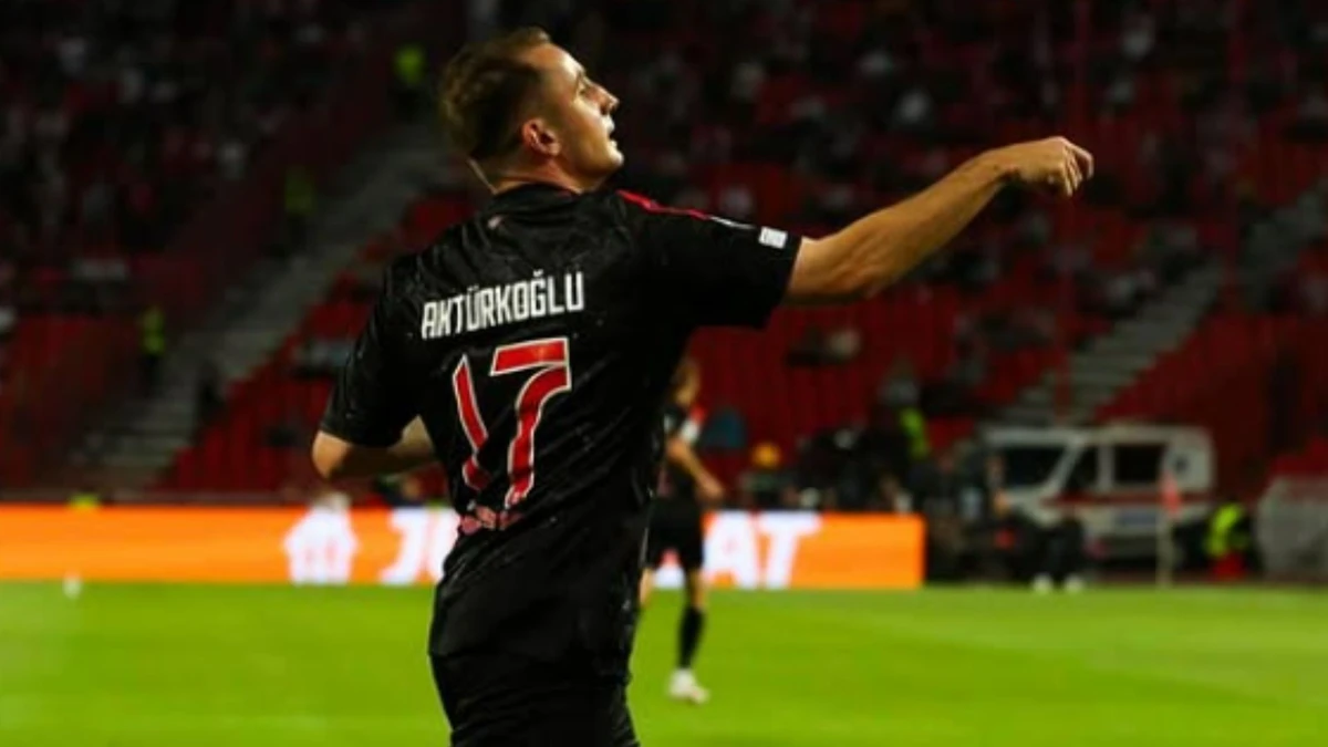 Jogador posta as comemorações de gols em seus perfis em redes sociais