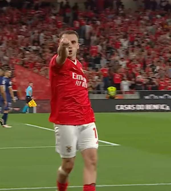 Kerem Akturkoglu é processado pela Warner Bross por Reprodução