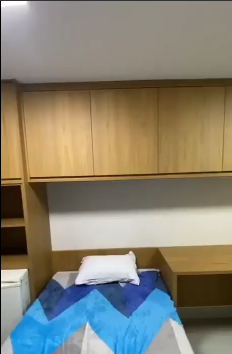 TV, frigobar e ar-condicionado: veja como é a sala onde Bolsonaro está preso por Reprodução/Redes sociais