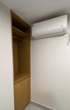 TV, frigobar e ar-condicionado: veja como é a sala onde Bolsonaro está preso por Reprodução/Redes sociais