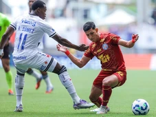 Imagem - 'Foi um pisão': Pulga explica saída de maca no jogo do Bahia contra o Vasco