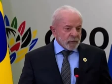 Imagem - Lula diz que não irá comentar sobre prisão de Bolsonaro, mas afirma: 'Todo mundo sabe o que ele fez'