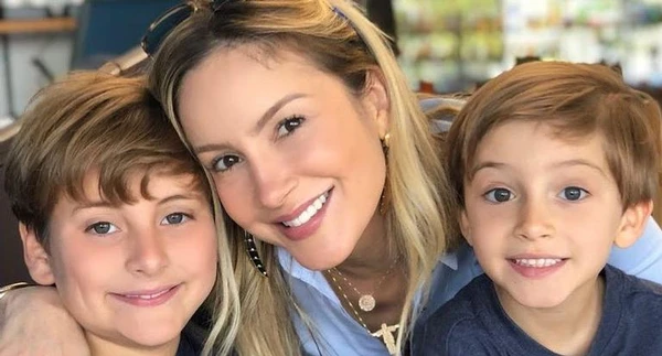 Claudia Leite, marido e filhos por Reprodução