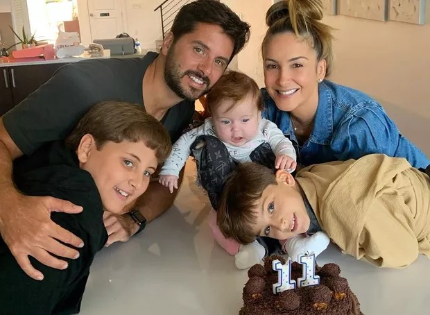 Claudia Leite, marido e filhos por Reprodução