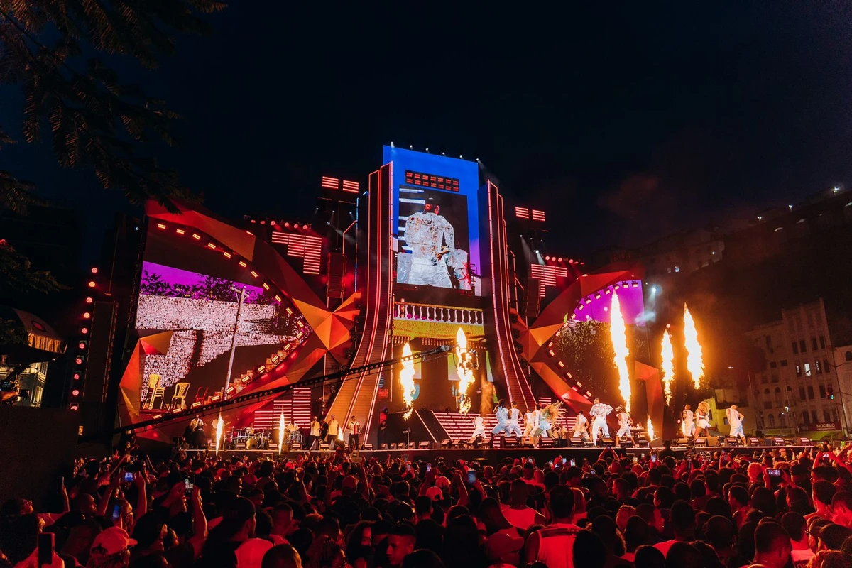 Show de Léo Santana da Praça Maria Felipa por divulgação