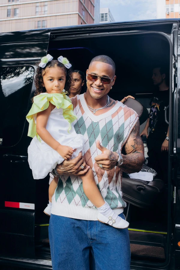 Show de Léo Santana da Praça Maria Felipa por divulgação