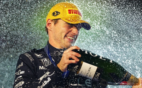 Verstappen comemora vitória no GP de Las Vegas