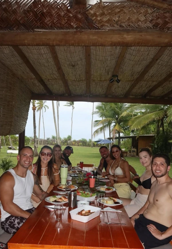  Ivy Moraes e Arthur Picoli curtem viagem romântica na Bahia por Reprodução