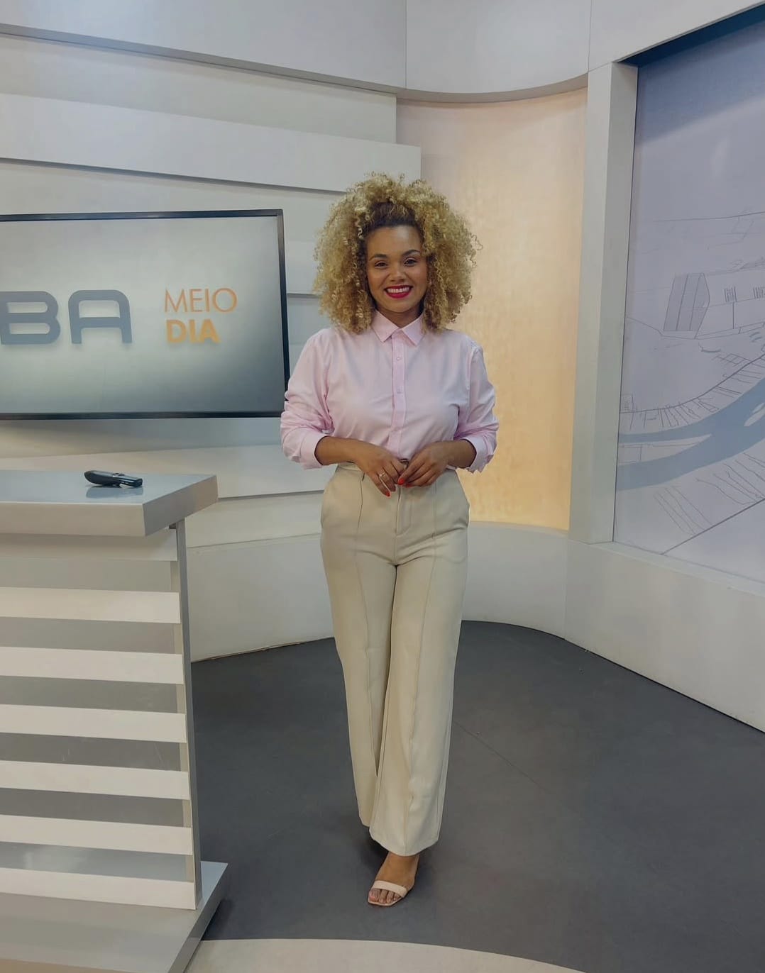 A jornalista Joyce Guirra  por Reprodução/Redes Sociais