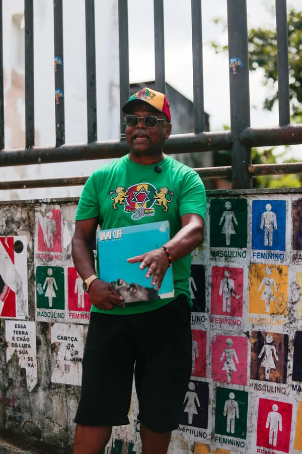 Albino Apolinário, fundador do Bar do Reggae e sua relíquia por Arison Marinho