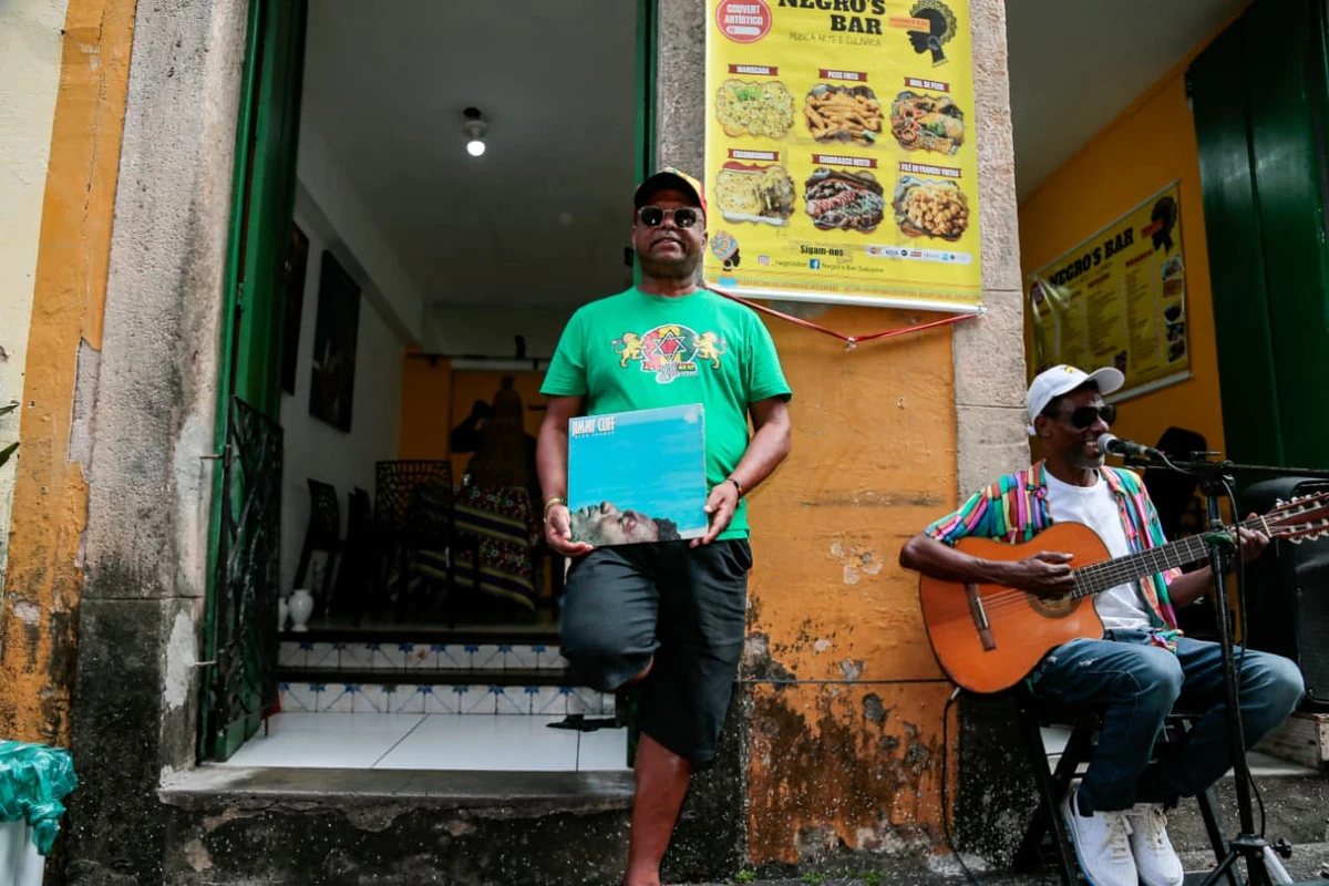 Albino Apolinário, fundador do Bar do Reggae e sua relíquia por Arison Marinho