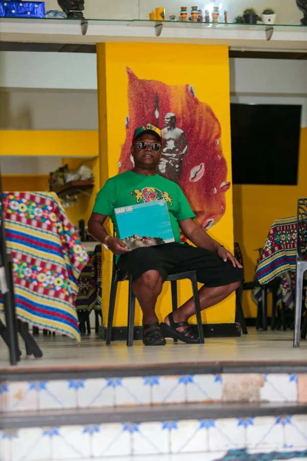 Albino Apolinário, fundador do Bar do Reggae e sua relíquia por Arison Marinho