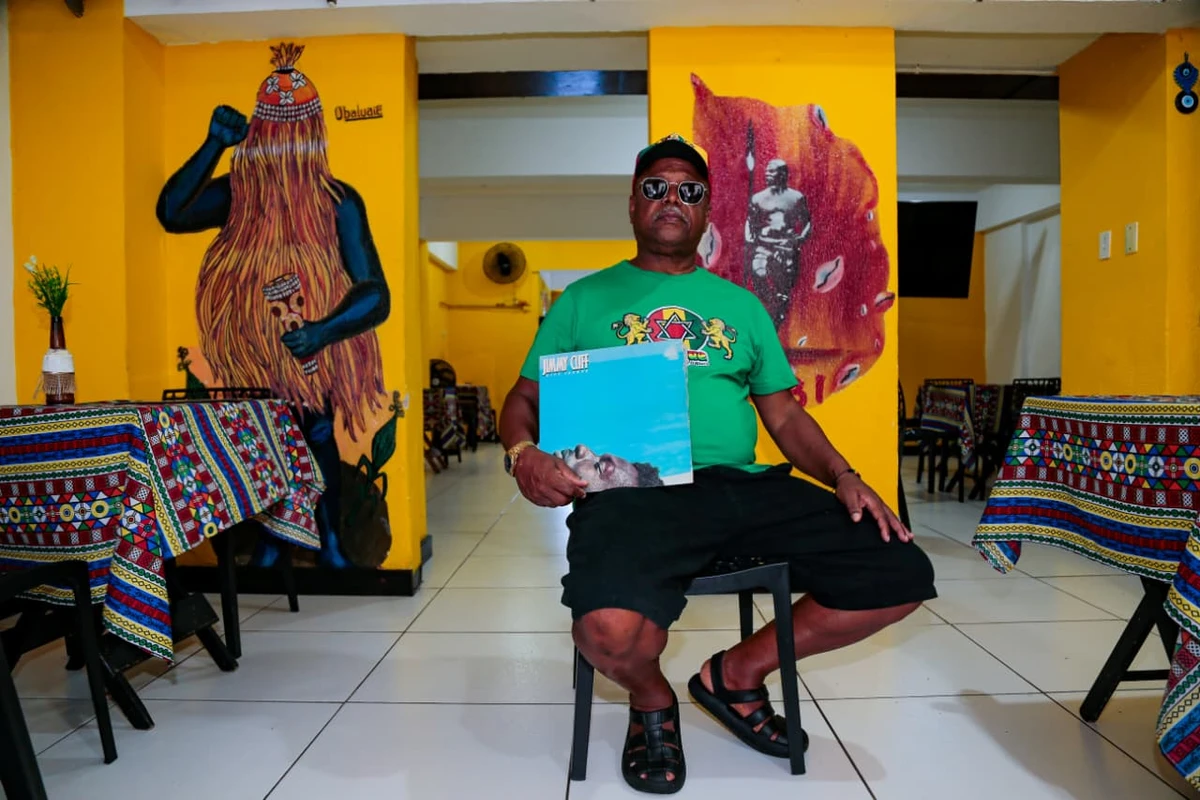 Albino Apolinário, fundador do Bar do Reggae e sua relíquia por Arison Marinho