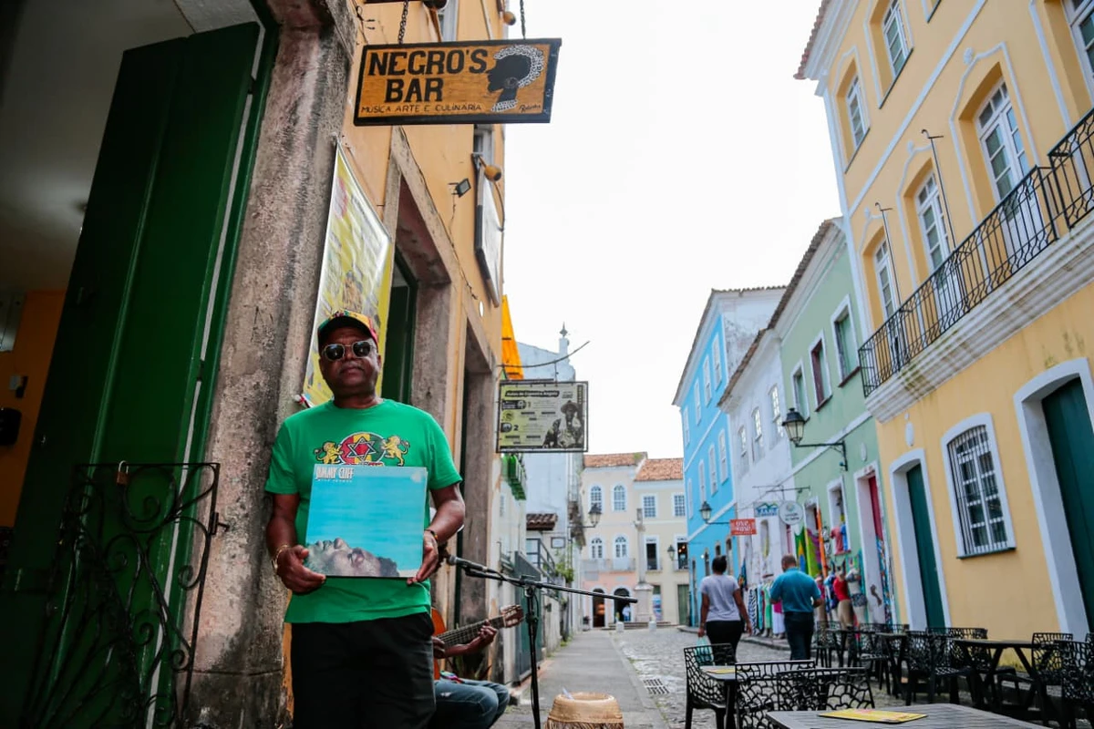 Albino Apolinário, fundador do Bar do Reggae e sua relíquia por Arison Marinho
