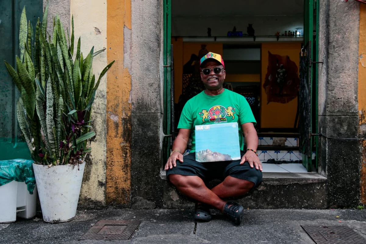 Albino Apolinário, fundador do Bar do Reggae e sua relíquia por Arison Marinho