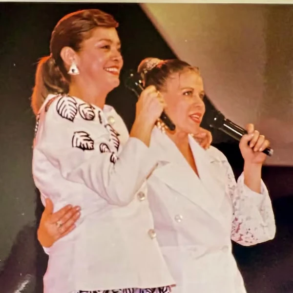 Claudete Troiano resgatou fotos com Ione Borges por Reprodução/Instagram