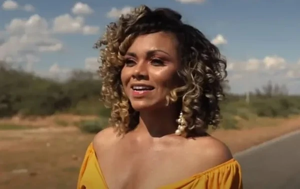 'Como um pôr do sol': cantora baiana Joyce Guirra lança primeiro single e clipe por Divulgação