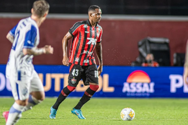 Edu em ação pelo Vitória  por Victor Ferreira/EC Vitória 