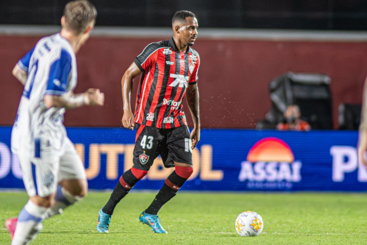 Edu em ação pelo Vitória por Victor Ferreira/EC Vitória 