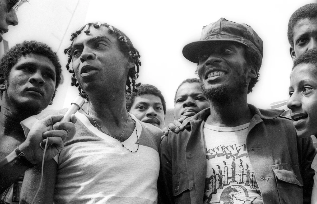 Gil e Jimmy Cliff em 25 de maio de 1980 na chegada do artista por Gildo Lima/Arquivo CORREIO