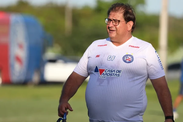 Guto Ferreira (Remo) por Felipe Oliveira (Bahia) 