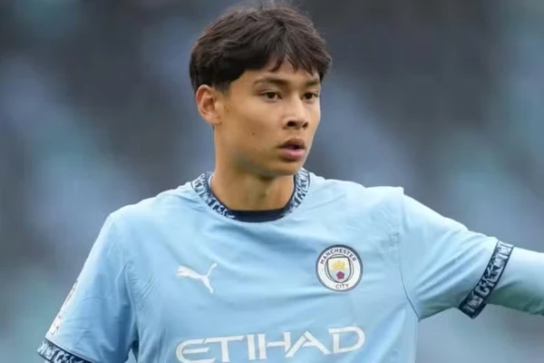 Han Willhoft-King pelo Manchester City