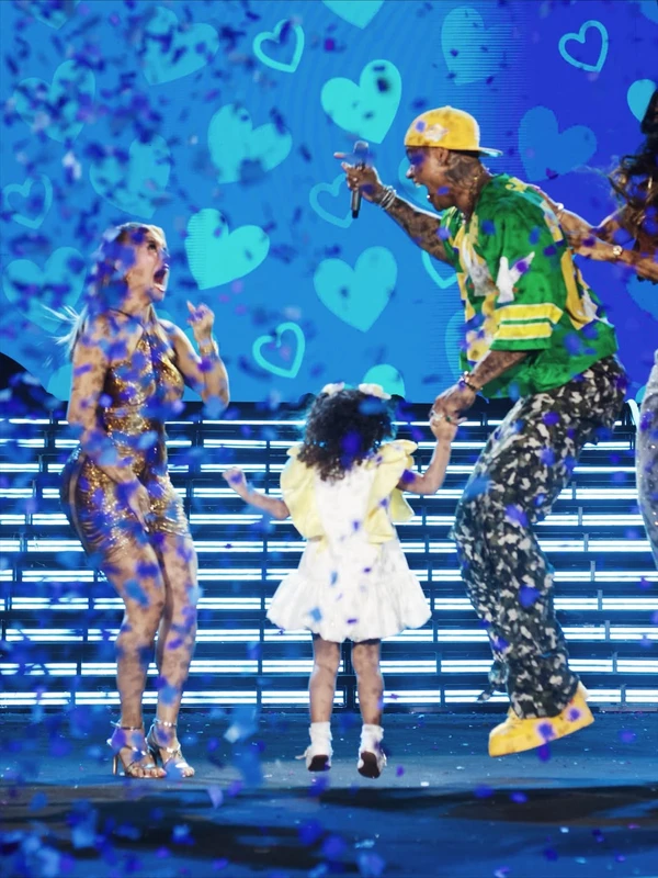 Lore Improta e Léo Santana anunciam a chegada de Lorenzo por Reprodução/Instagram