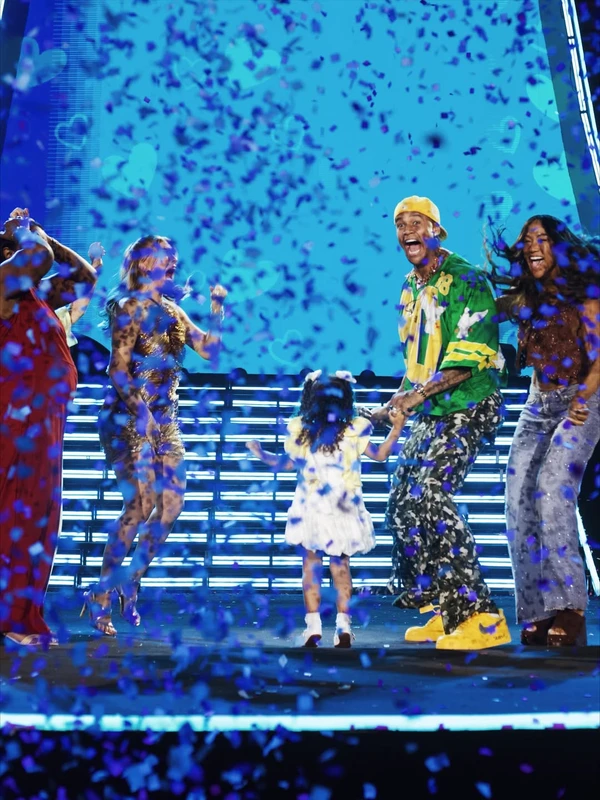 Lore Improta e Léo Santana anunciam a chegada de Lorenzo por Reprodução/Instagram