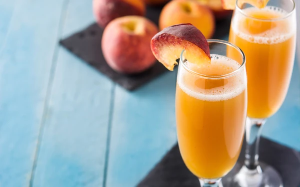 Peixes: Bellini: delicado, doce na medida e com aquele toque sonhador do signo. por Shutterstock