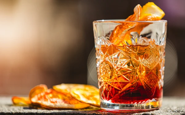Touro: Old Fashioned: clássico, estável e prazeroso, exatamente do jeito que Touro gosta de apreciar a vida. por Shutterstock