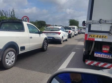 Imagem - Moradores de Barra do Pojuca bloqueiam BA-099 em protesto por instalação de  UPA 24h