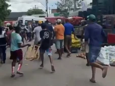 Imagem - Tiros, guarda apedrejado e tumulto: operação acaba em confusão generalizada na Bahia