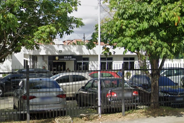 Deam Camaçari: Rua Clayton Leão, S/N, CEP: 40800-400. por Google Street View