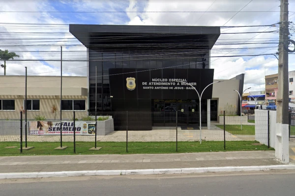Deam de Santo Antônio de Jesus: Santo Antônio de Jesus | Av. ACM, S/N por Google Street View