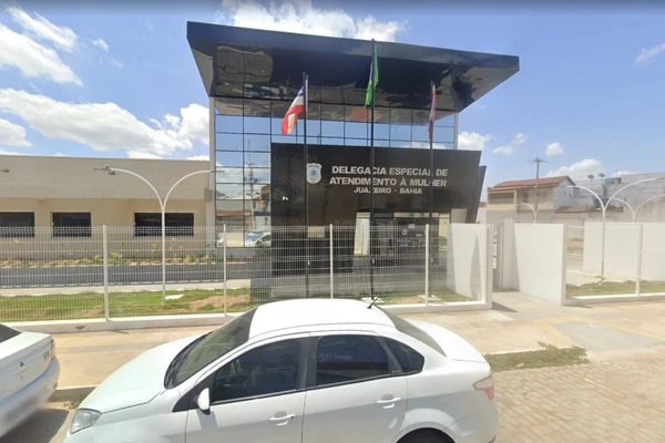 Deam Juazeiro: Rua Canadá, Nº 38, CEP: 48900-000 por Google Street View