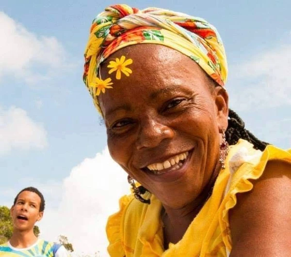 Dona Salvadora por Fabíola Campos