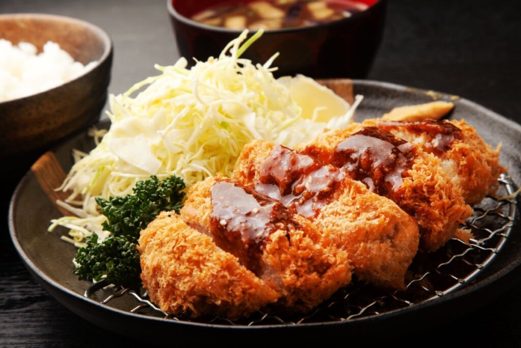 Tonkatsu (Imagem: sasazawa | Shutterstock) 