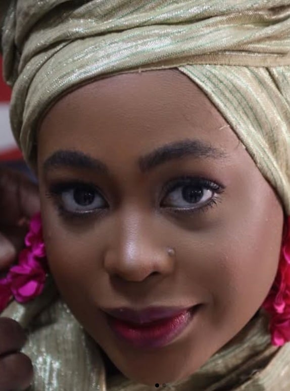 Escritora denuncia racismo e xenofobia em cafeteria de Salvador por Reprodução / Redes sociais 