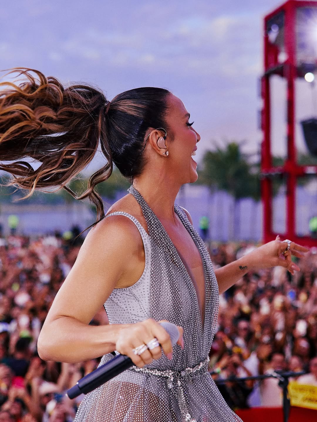 Projeto de samba reforça versatilidade da cantora juazeirense  por Reprodução/Instagram/@rafamattei