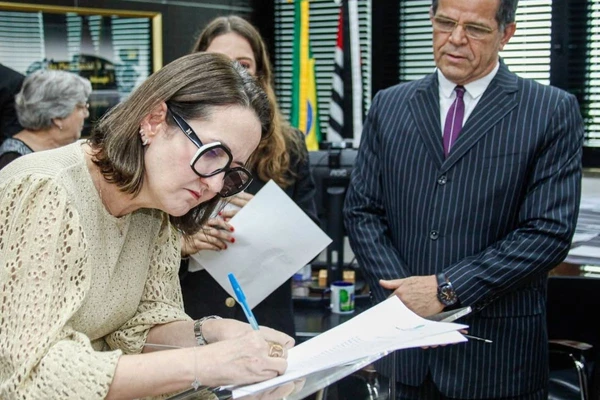 Juíza em posse do TRT no mês de outubro