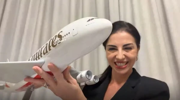 Karina Buchalla Lutkus se tornou a primeira mulher brasileira a comandar um Airbus A380  por Arquivo pessoal 